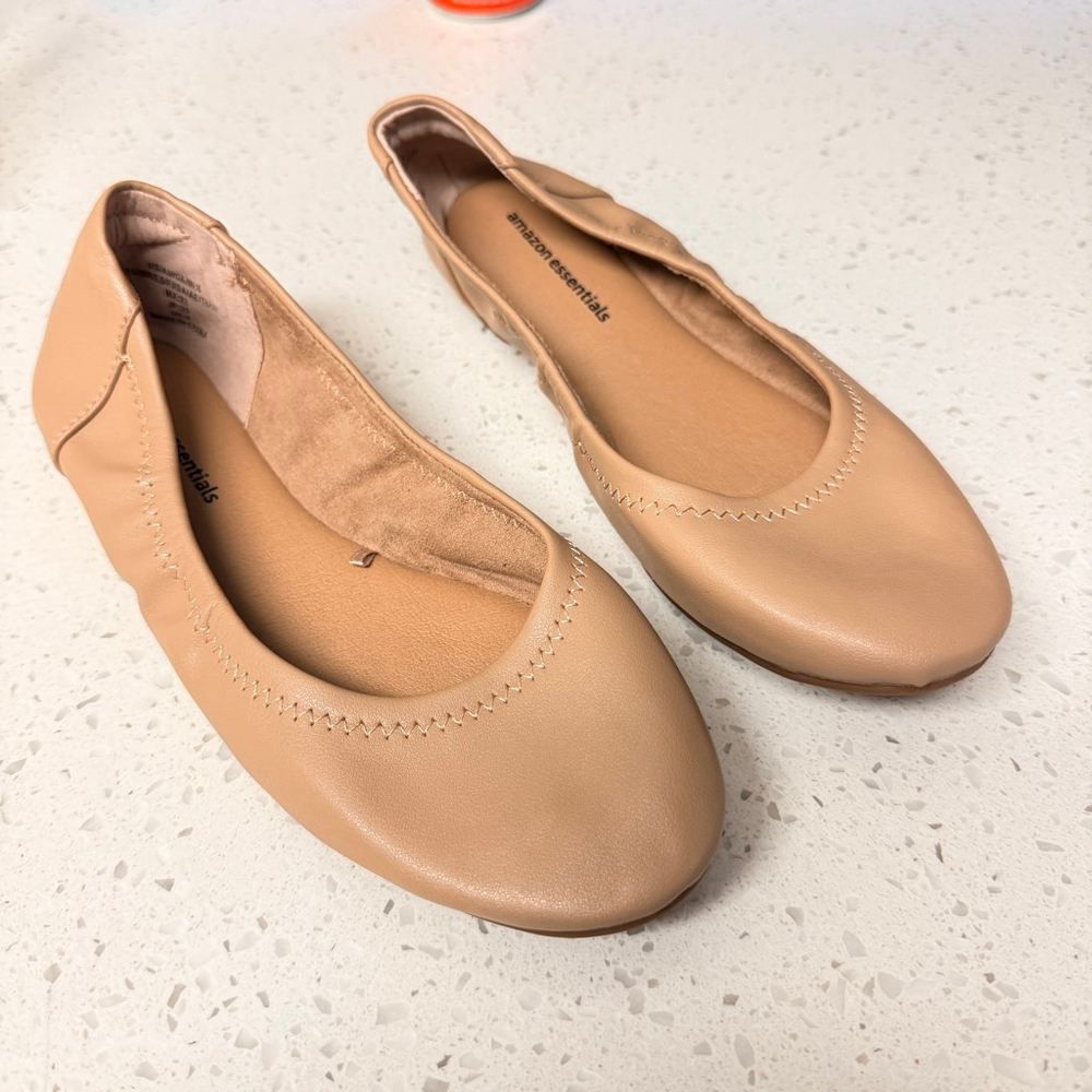 Amazon Essentials Women's Ballet Flats Tan Women's Size 6 NWOT b18